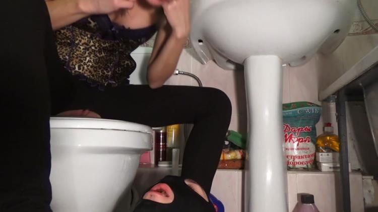 Emily scat living toilet FullHD - Mistress Emily (2021)