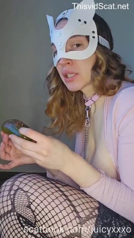 Juicy Shoves a Big Pickle Deep in Her Ass Then Pulls It Out and Eats It Covered in Shit. P1 SD (2026)