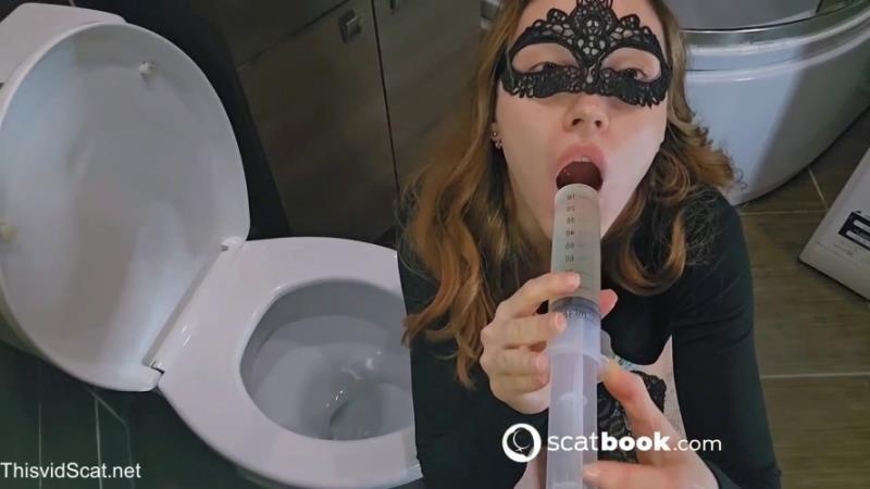 Masked Girl Miss Juicy Gulps Down Her Own Pee in a Long Piss Drinking Session. P1 HD (2026)