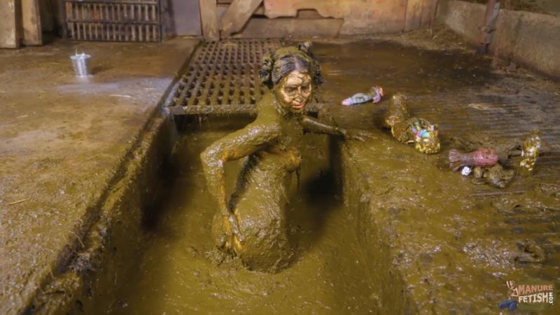 Aliens In The Channel 1080p FullHD - Kaitlyn Katsaros (2026)