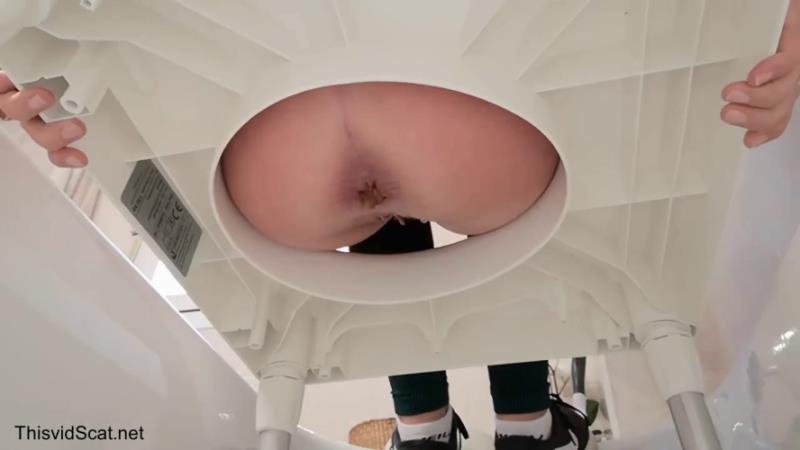 Shitting in the Bathtub Through Chair. P1 HD (2026)