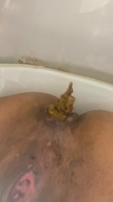 IN PAJAMAS AND SHITTING IN CLOSEUP SD - ANOOK84 (2026)